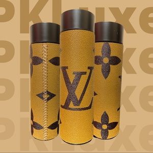 LED ALUMINUM WATER BOTTLE (Only Reads in Celsius!)